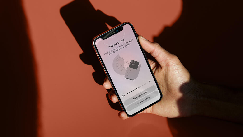 Pladia Raise-to-Listen